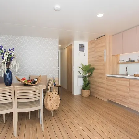Mara's Coast - Bianca Apartment